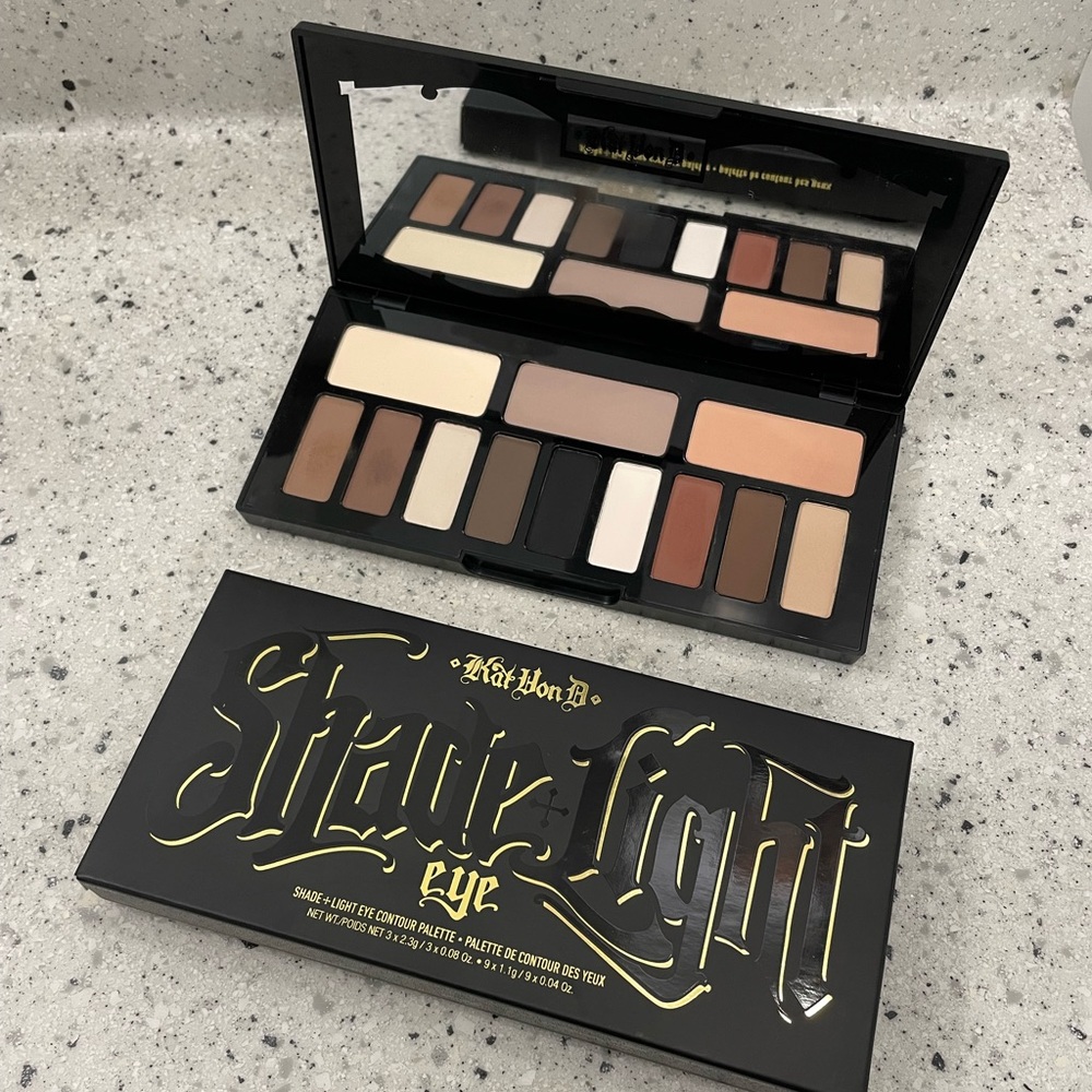 Kat Von D Eyeshadow Shade & Light Eye Contour Palette